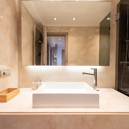 1-br On The Croisette Palais Des Festivals * Cannes